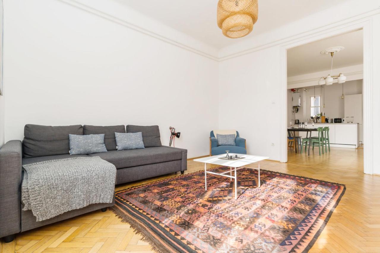 בודפשט Klauzal Apartment W/3 Bedrooms, French Balcony מראה חיצוני תמונה
