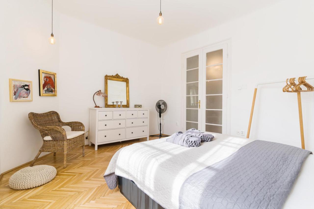 בודפשט Klauzal Apartment W/3 Bedrooms, French Balcony מראה חיצוני תמונה