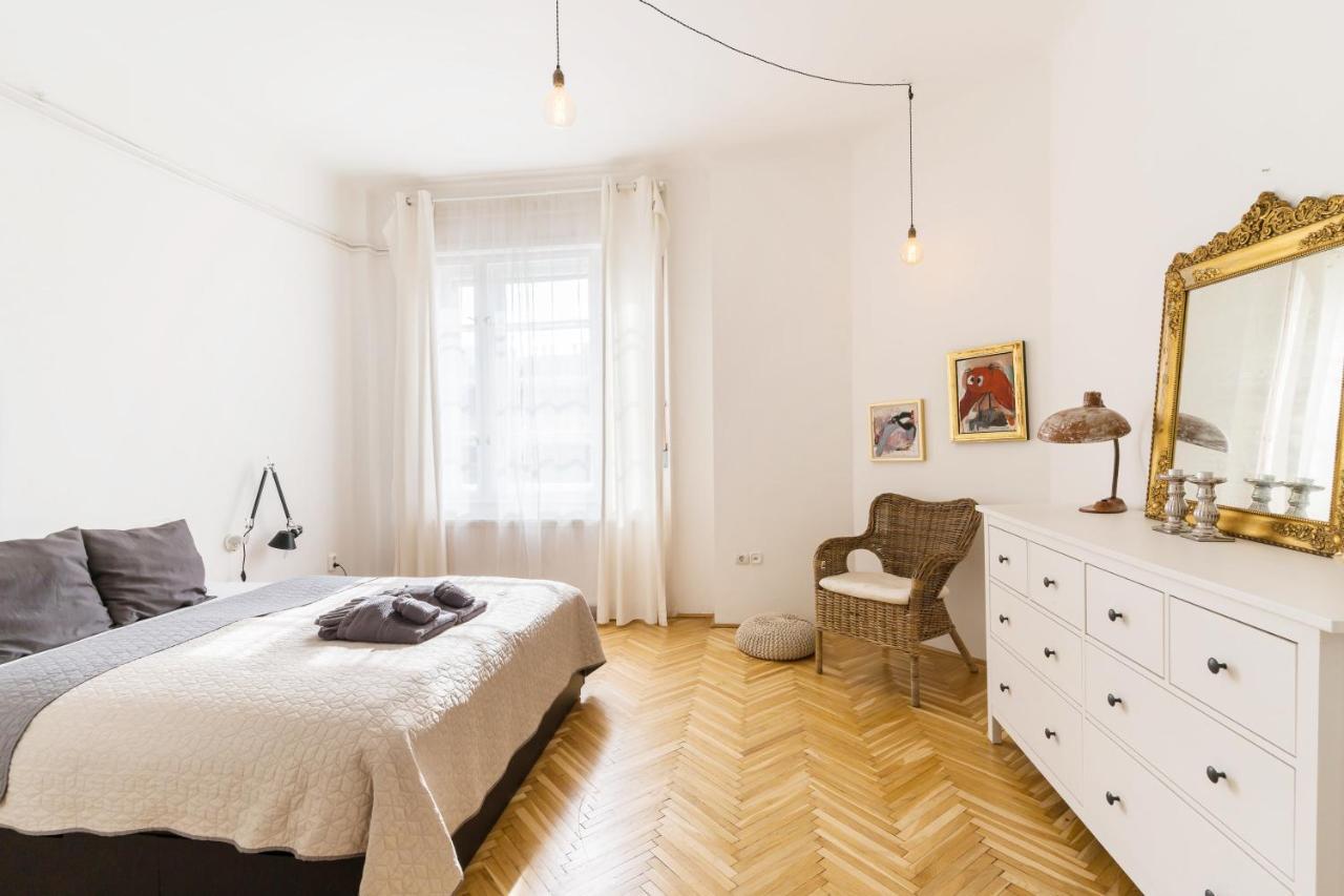 בודפשט Klauzal Apartment W/3 Bedrooms, French Balcony מראה חיצוני תמונה