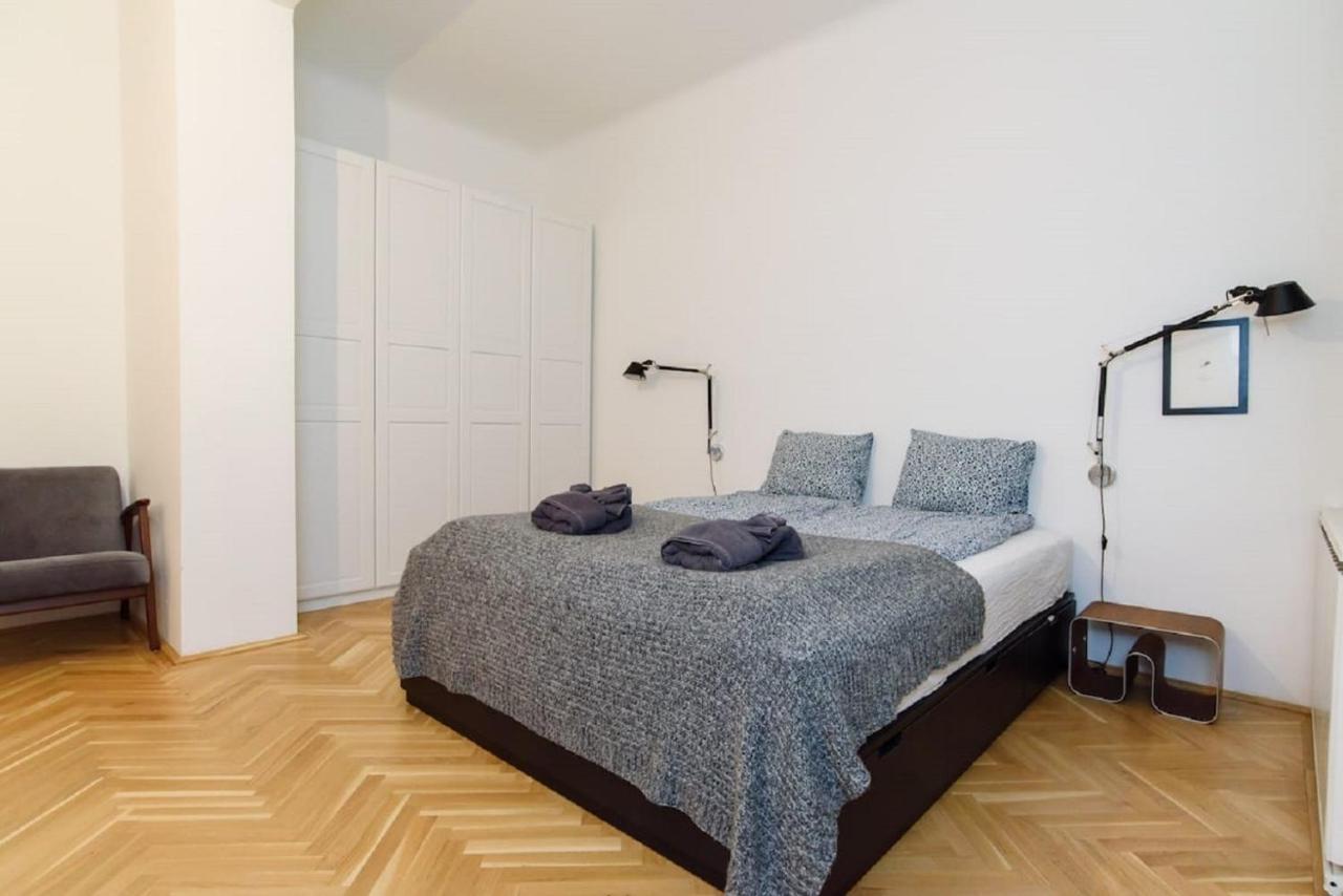 בודפשט Klauzal Apartment W/3 Bedrooms, French Balcony מראה חיצוני תמונה