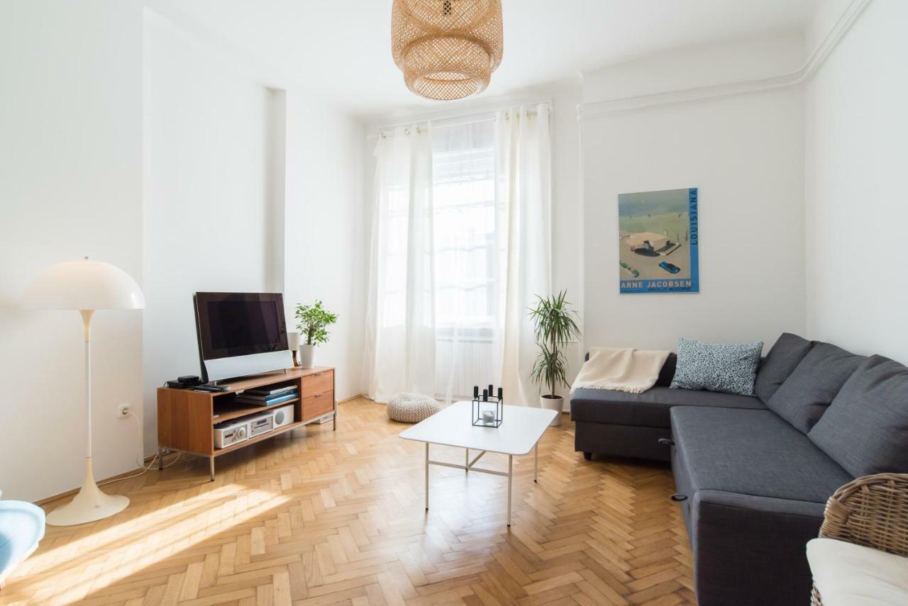 בודפשט Klauzal Apartment W/3 Bedrooms, French Balcony מראה חיצוני תמונה