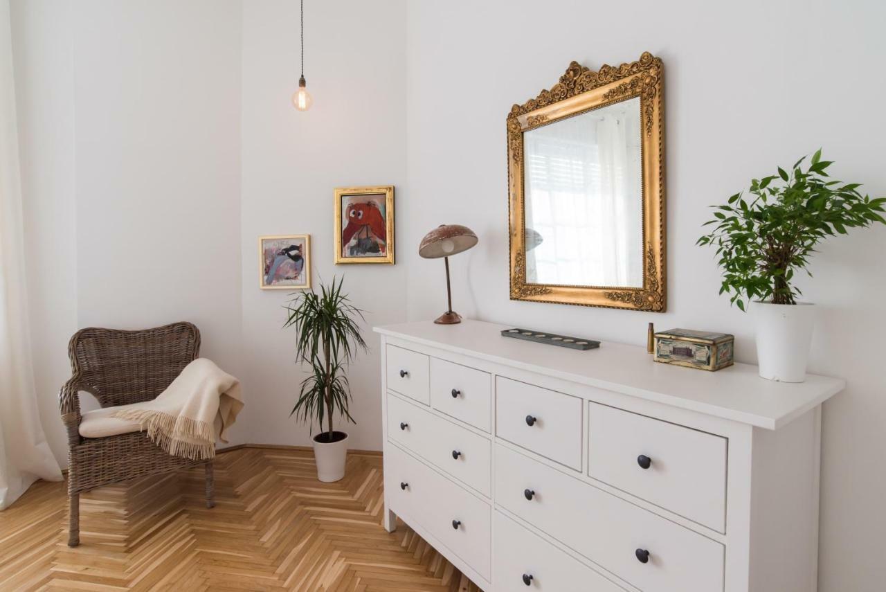 בודפשט Klauzal Apartment W/3 Bedrooms, French Balcony מראה חיצוני תמונה