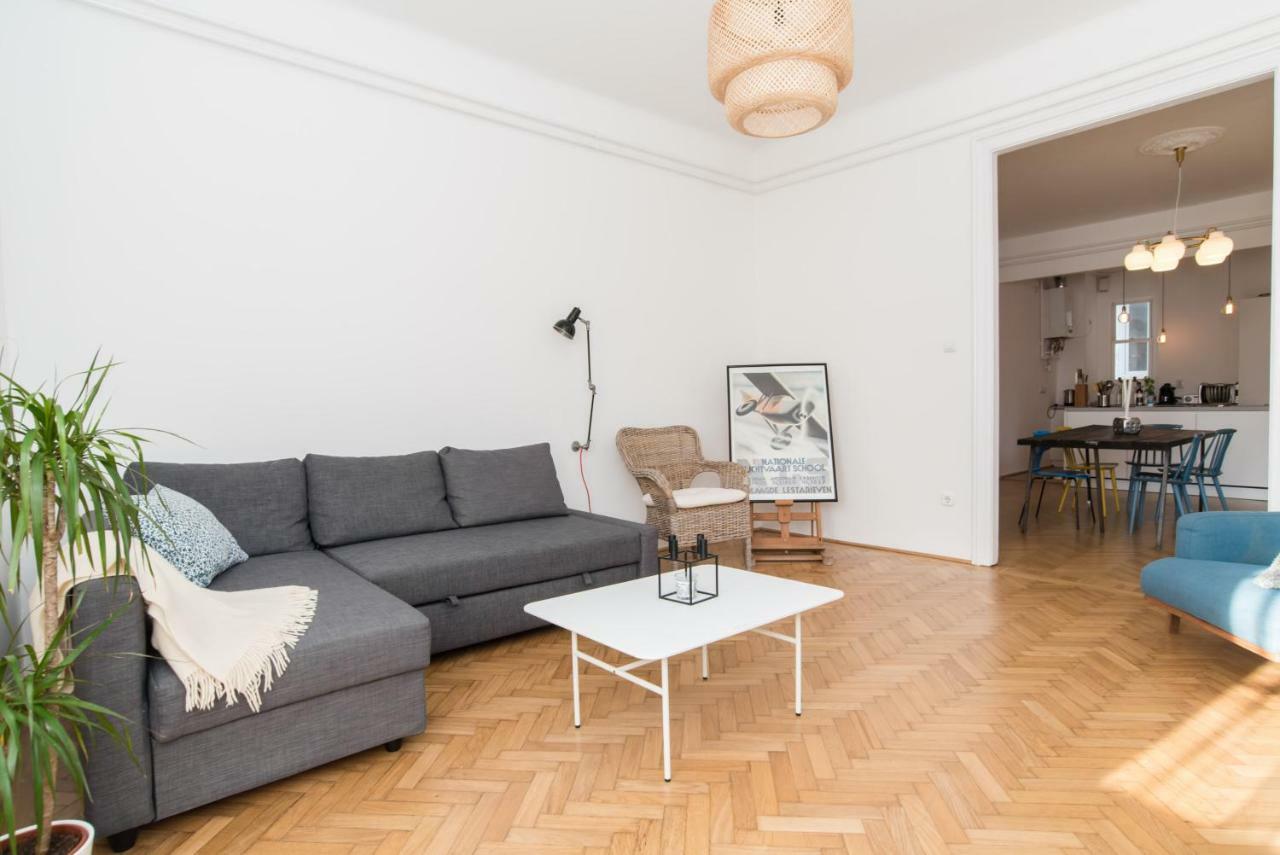 בודפשט Klauzal Apartment W/3 Bedrooms, French Balcony מראה חיצוני תמונה