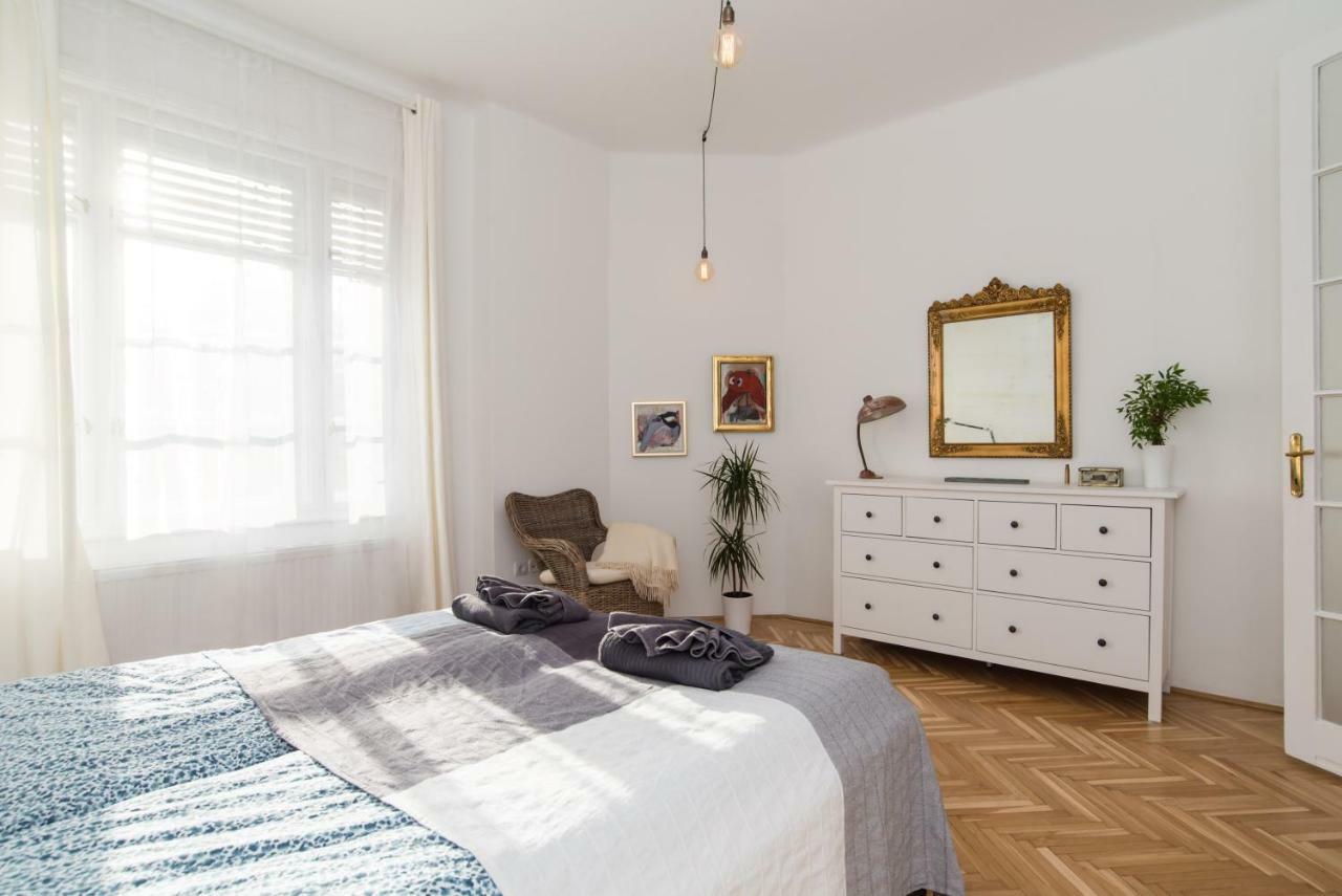 בודפשט Klauzal Apartment W/3 Bedrooms, French Balcony מראה חיצוני תמונה