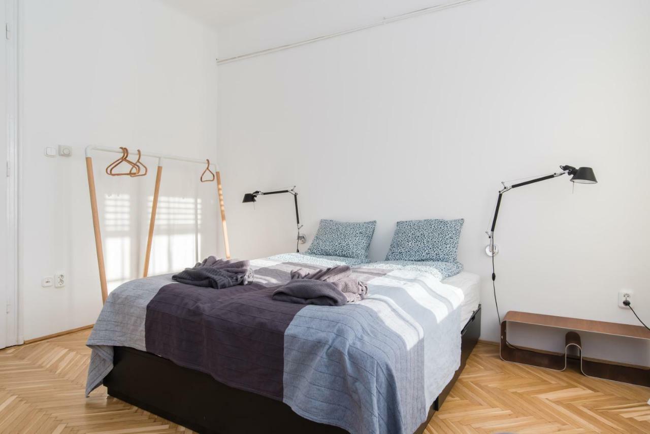 בודפשט Klauzal Apartment W/3 Bedrooms, French Balcony מראה חיצוני תמונה
